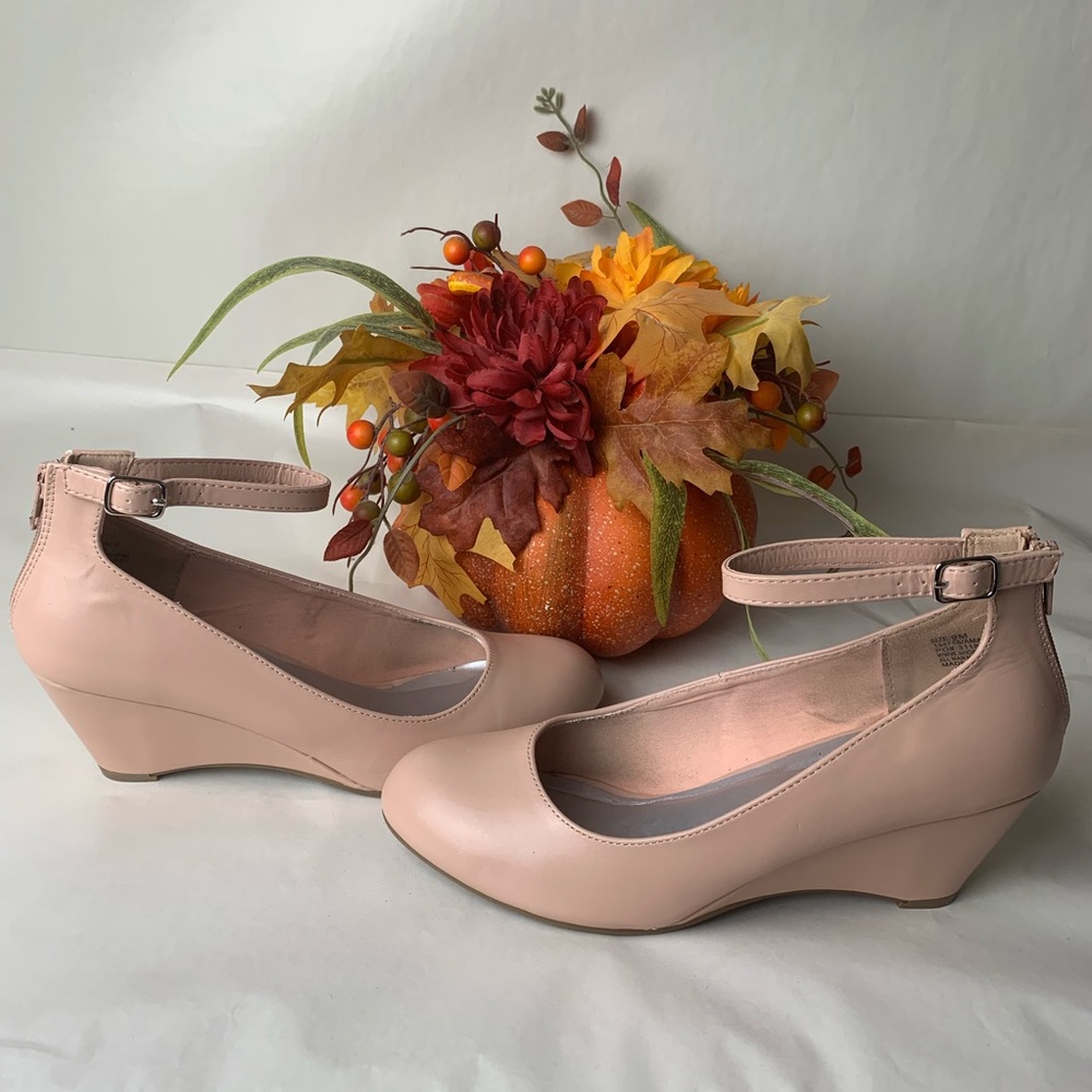 It’s ok ANKLE STRAP WOMEN SHOE SIZE 9